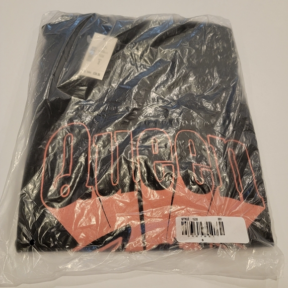 Queen Graphic Tee Size Small New! - Picture 4 of 7